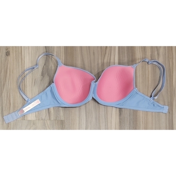 Victoria's Secret Bra - Picture 2 of 5